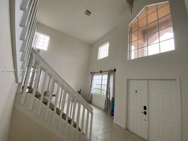 For Rent: $5,100 (4 beds, 2 baths, 2669 Square Feet)