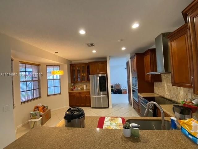 For Rent: $5,100 (4 beds, 2 baths, 2669 Square Feet)