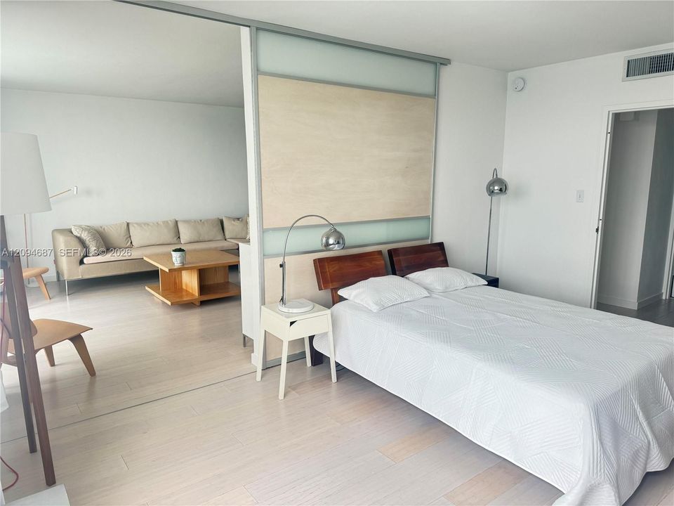 For Rent: $3,800 (1 beds, 1 baths, 837 Square Feet)