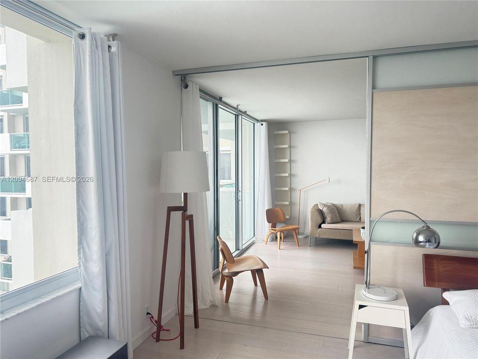 For Rent: $3,800 (1 beds, 1 baths, 837 Square Feet)