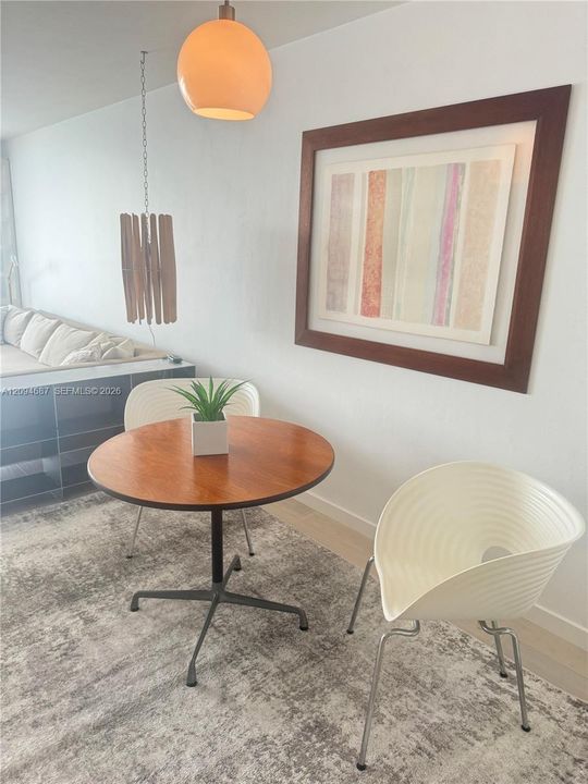 For Rent: $3,800 (1 beds, 1 baths, 837 Square Feet)