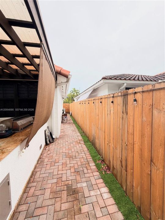 En Venta: $749,000 (3 camas, 2 baños, 1579 Pies cuadrados)