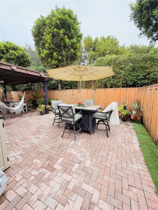 En Venta: $749,000 (3 camas, 2 baños, 1579 Pies cuadrados)