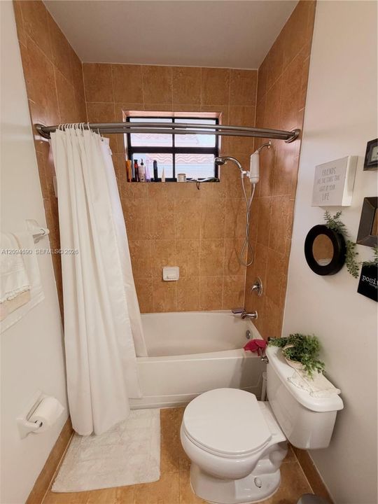 En Venta: $749,000 (3 camas, 2 baños, 1579 Pies cuadrados)