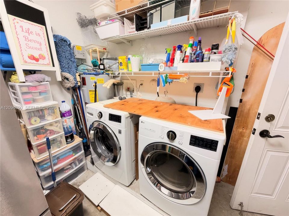En Venta: $749,000 (3 camas, 2 baños, 1579 Pies cuadrados)