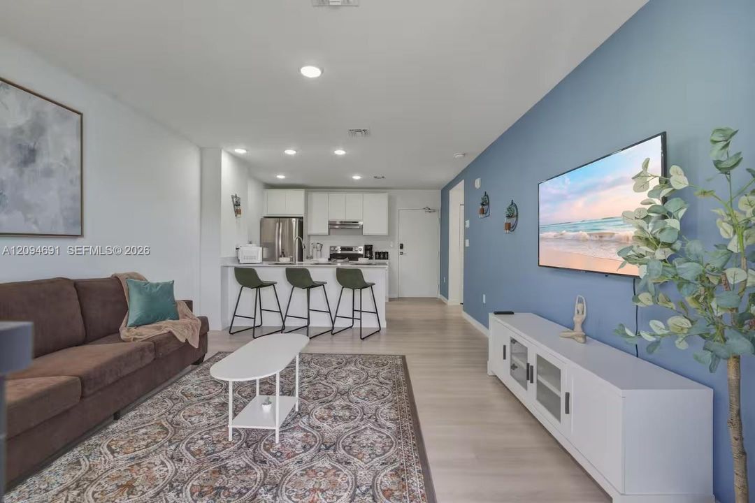 В аренду: $2,800 (1 спален, 1 ванн, 39060 Квадратных фут)
