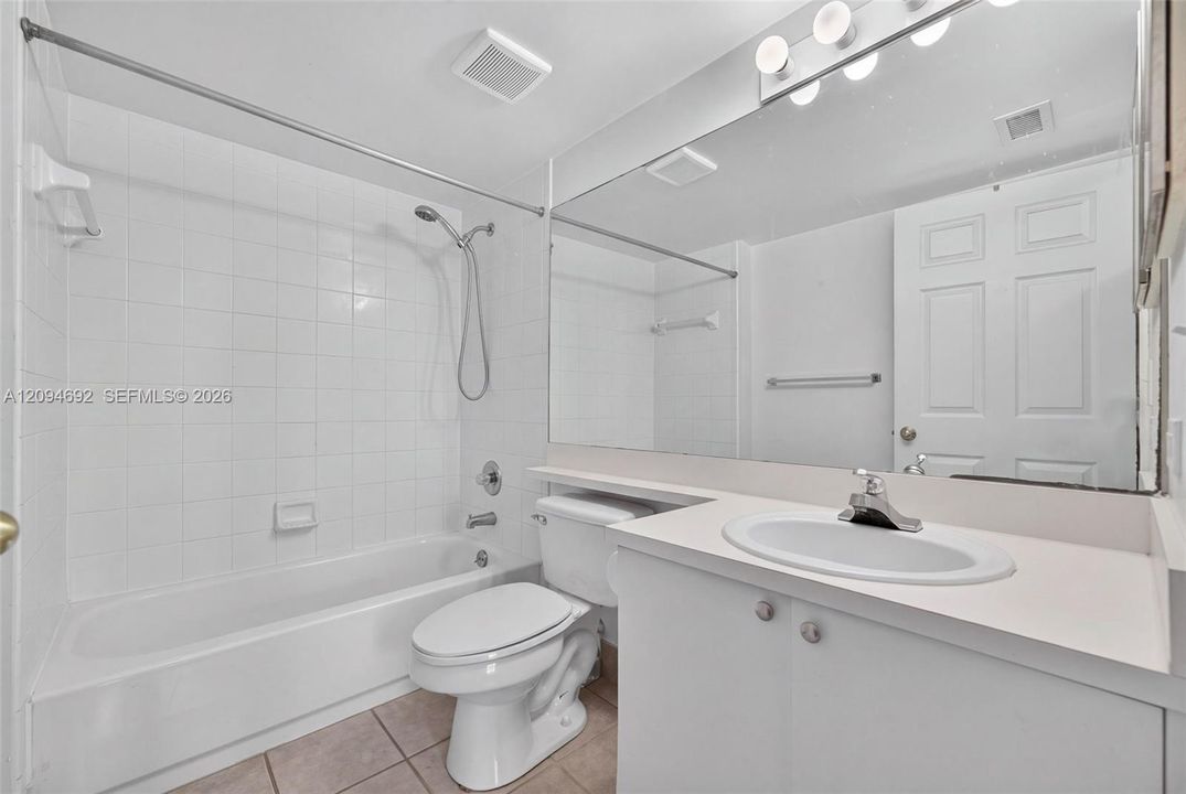 For Sale: $355,000 (2 beds, 2 baths, 1054 Square Feet)