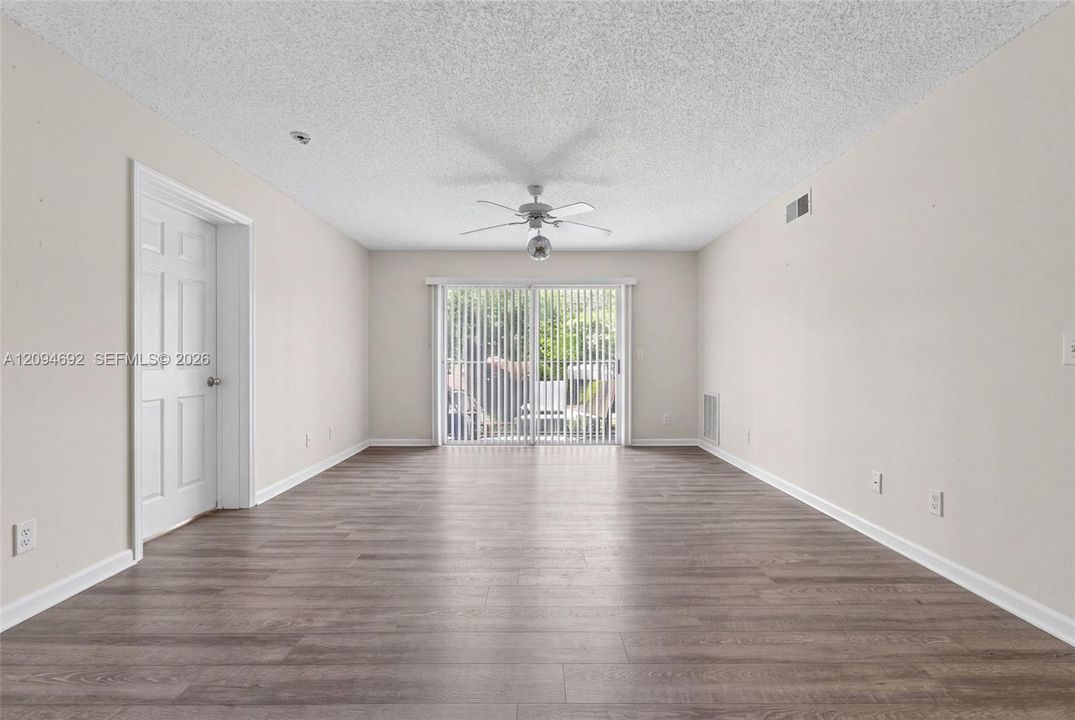 For Sale: $355,000 (2 beds, 2 baths, 1054 Square Feet)