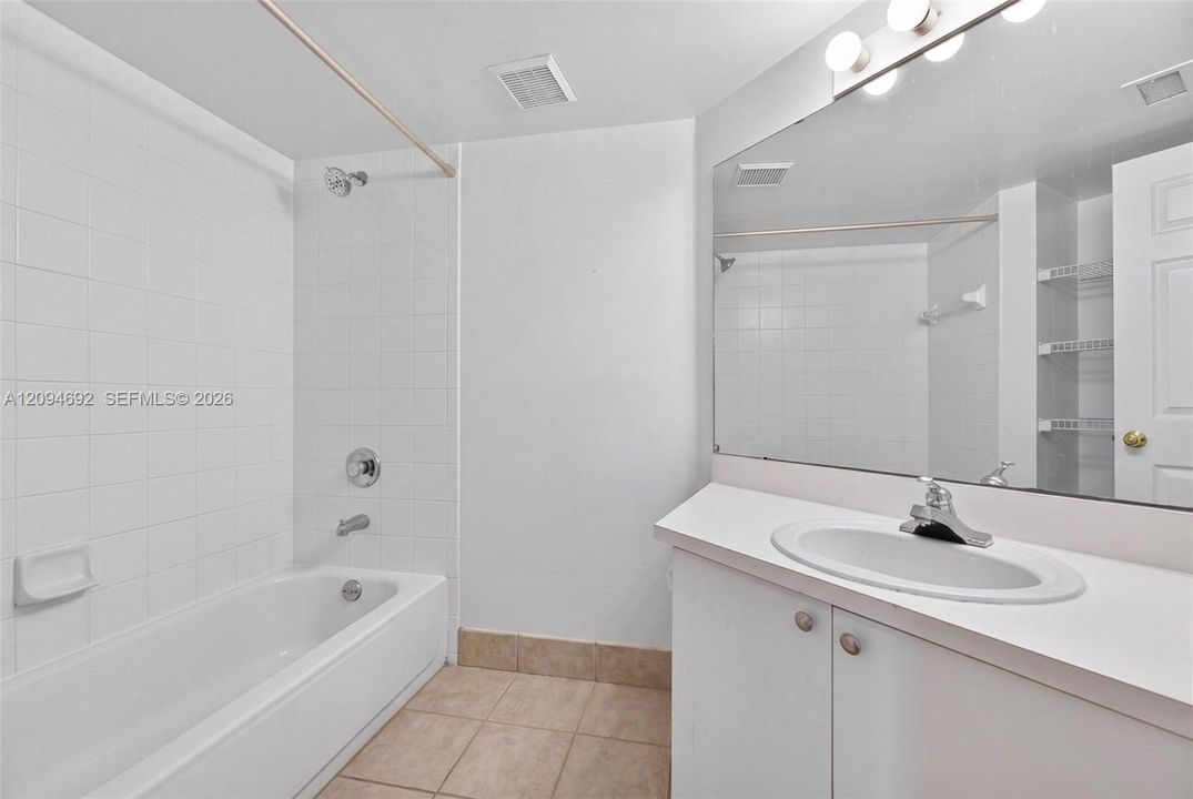 For Sale: $355,000 (2 beds, 2 baths, 1054 Square Feet)