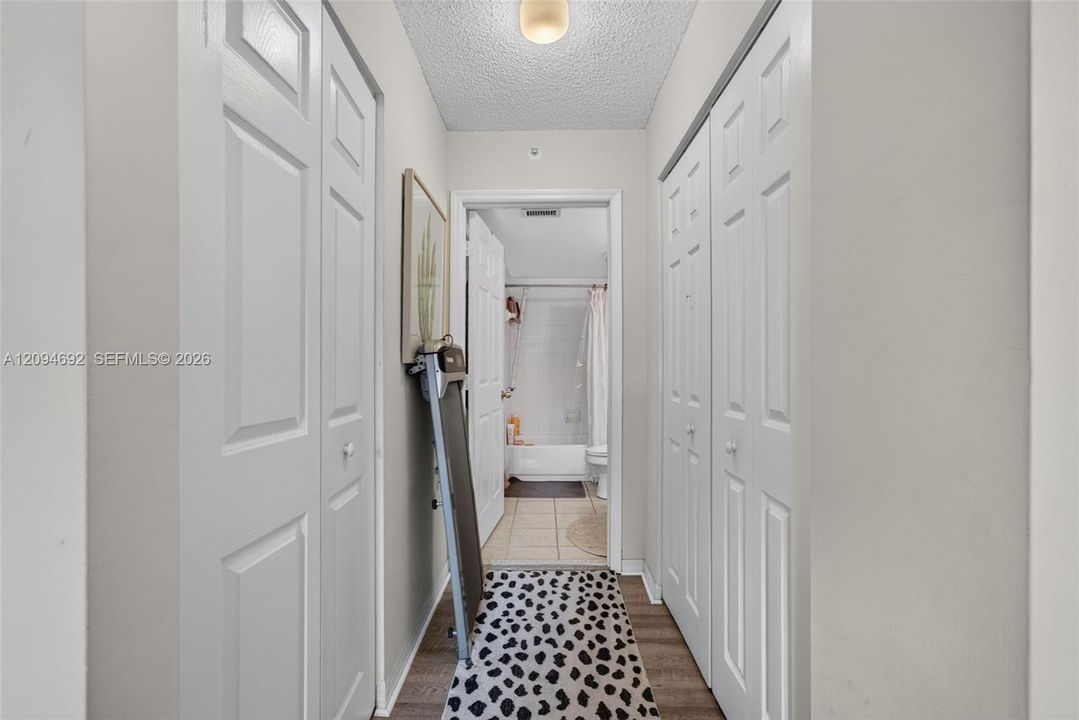 For Sale: $355,000 (2 beds, 2 baths, 1054 Square Feet)