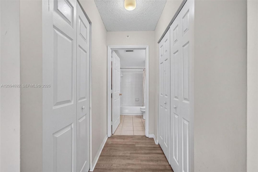 For Sale: $355,000 (2 beds, 2 baths, 1054 Square Feet)