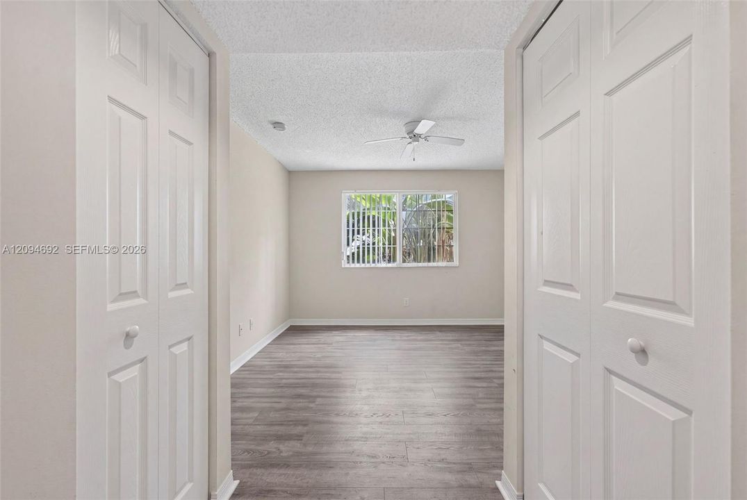 For Sale: $355,000 (2 beds, 2 baths, 1054 Square Feet)