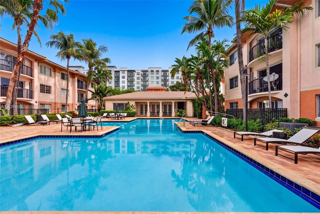 For Sale: $355,000 (2 beds, 2 baths, 1054 Square Feet)