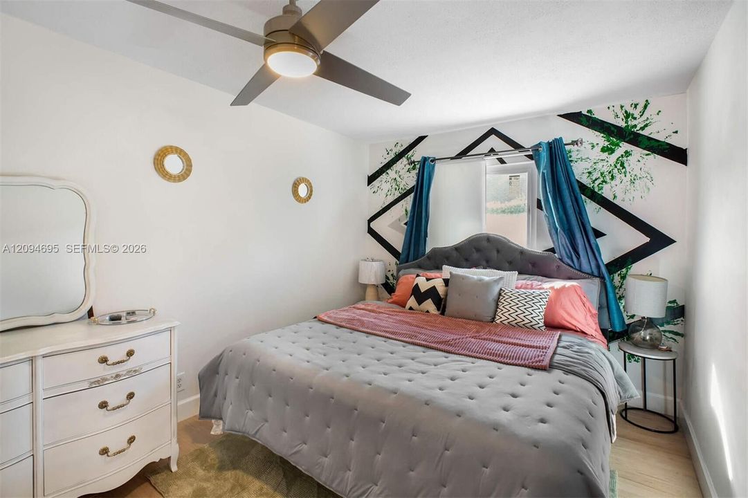 For Rent: $3,500 (2 beds, 2 baths, 923 Square Feet)