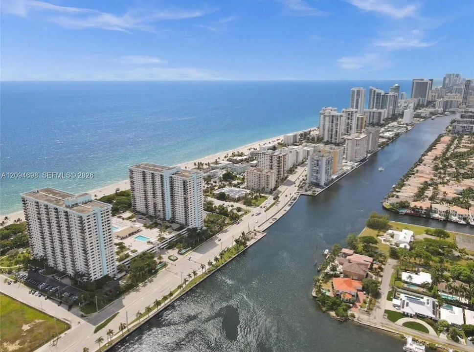 For Rent: $2,500 (1 beds, 1 baths, 864 Square Feet)