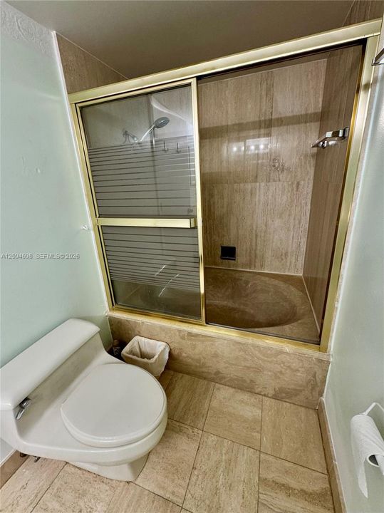 For Rent: $2,500 (1 beds, 1 baths, 864 Square Feet)