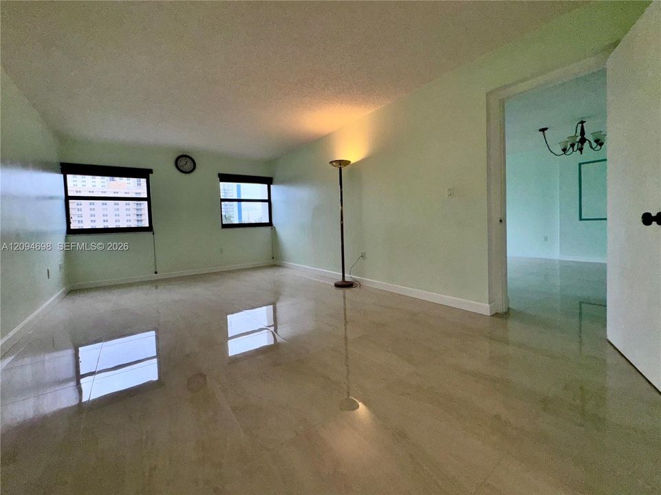 For Rent: $2,500 (1 beds, 1 baths, 864 Square Feet)