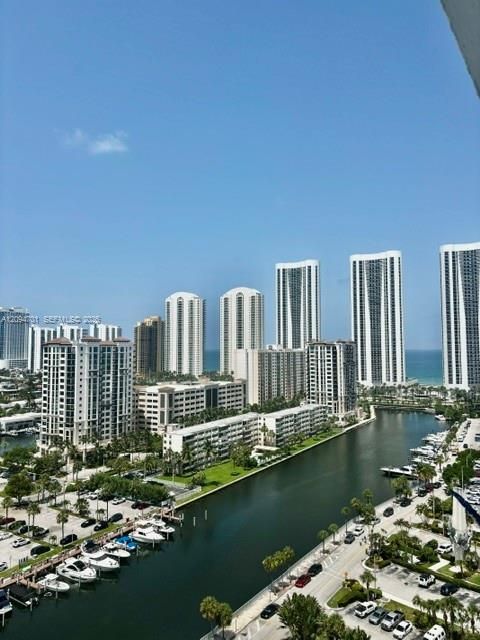 For Sale: $405,000 (2 beds, 2 baths, 1220 Square Feet)