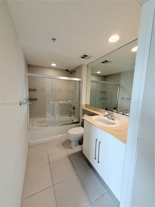 В аренду: $3,700 (2 спален, 2 ванн, 1145 Квадратных фут)