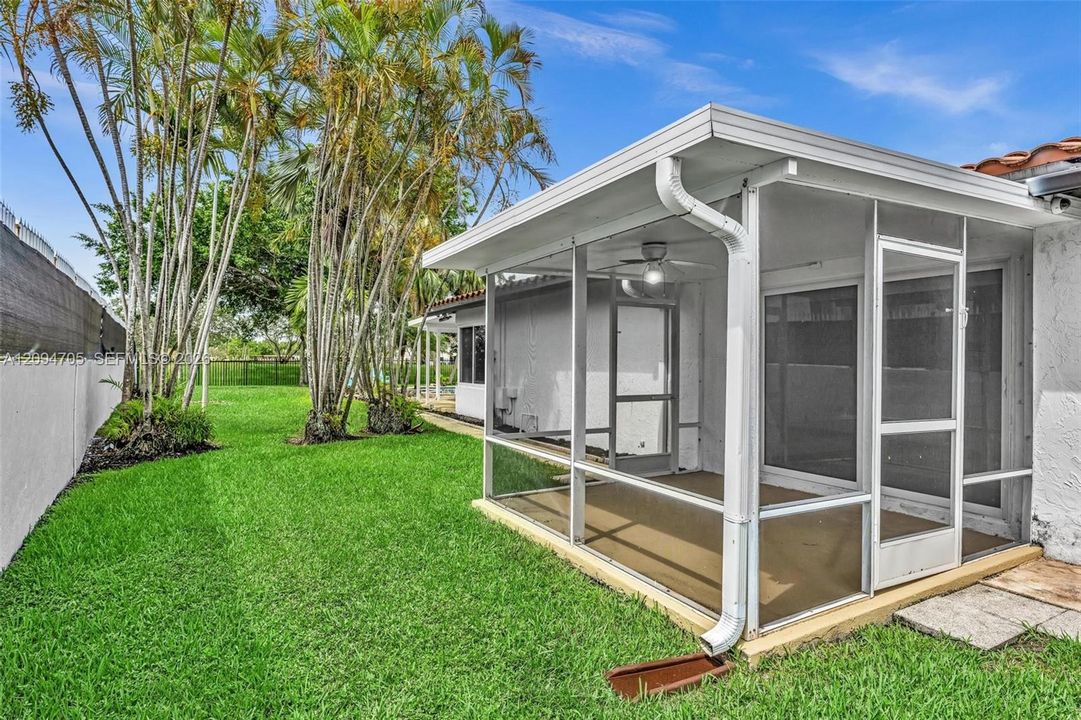 For Sale: $649,990 (2 beds, 2 baths, 1968 Square Feet)