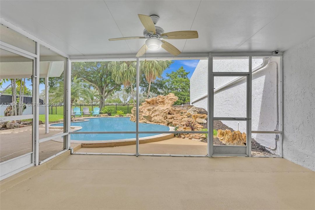 For Sale: $649,990 (2 beds, 2 baths, 1968 Square Feet)