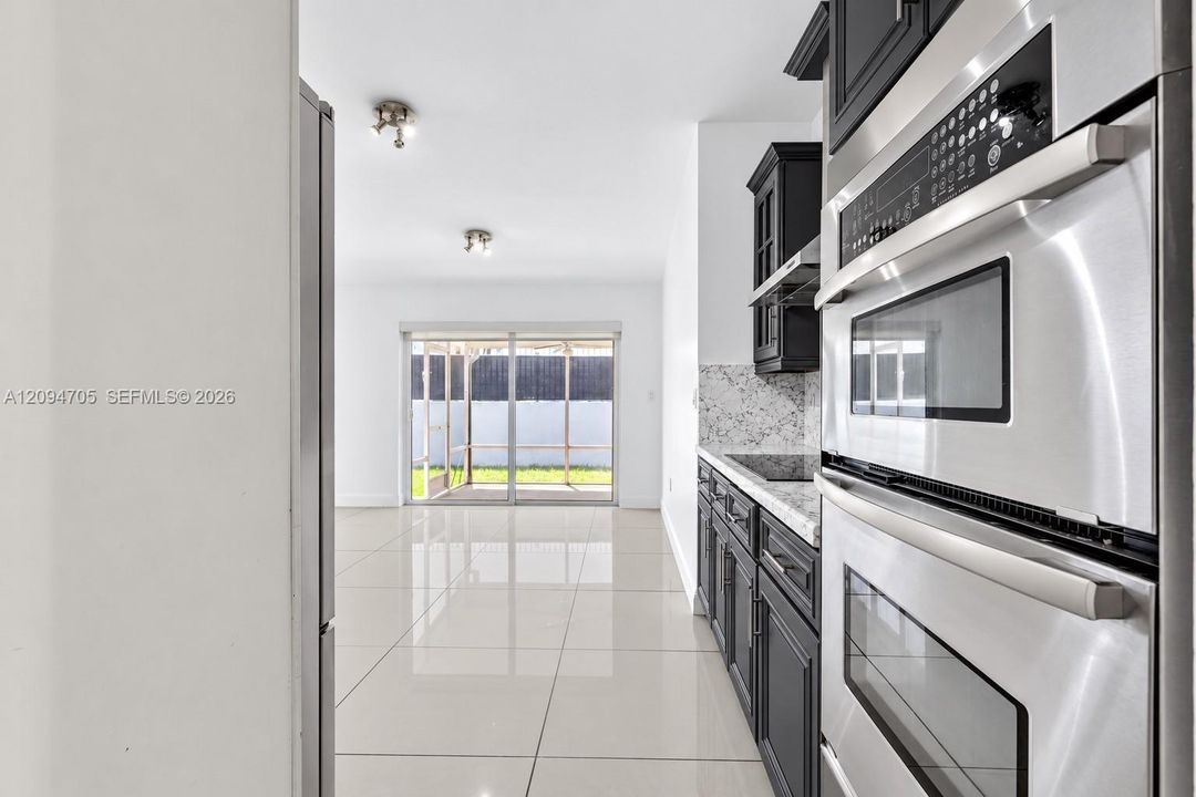 For Sale: $649,990 (2 beds, 2 baths, 1968 Square Feet)