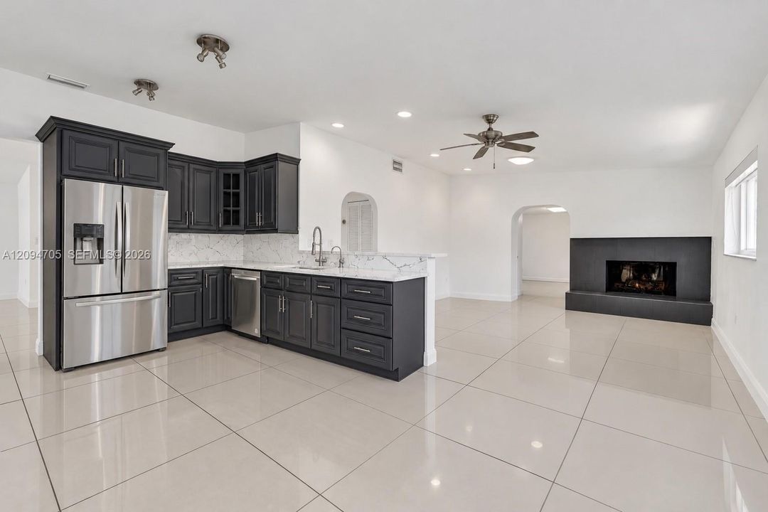 For Sale: $649,990 (2 beds, 2 baths, 1968 Square Feet)