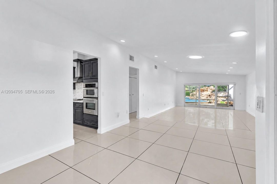 For Sale: $649,990 (2 beds, 2 baths, 1968 Square Feet)