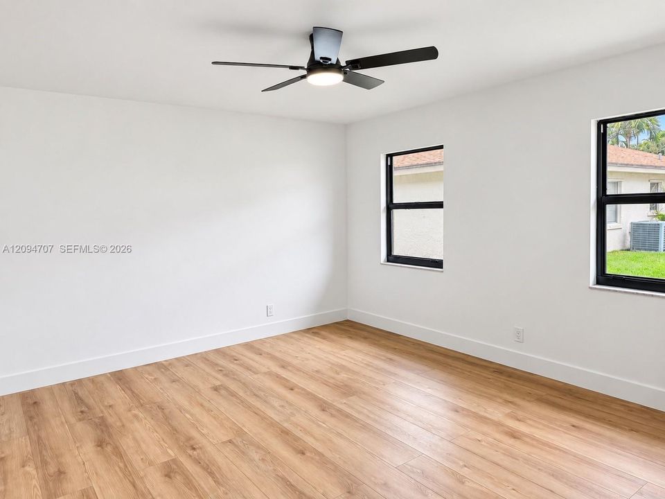For Sale: $600,000 (3 beds, 2 baths, 1600 Square Feet)