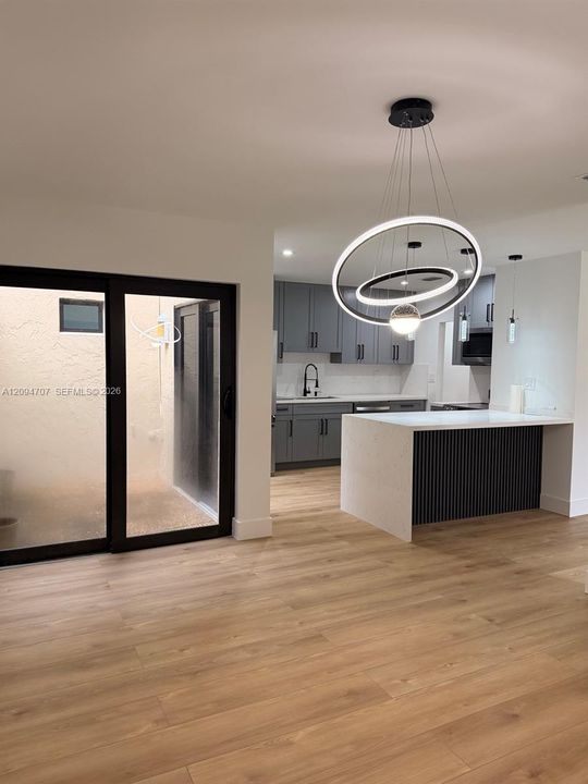 For Sale: $600,000 (3 beds, 2 baths, 1600 Square Feet)