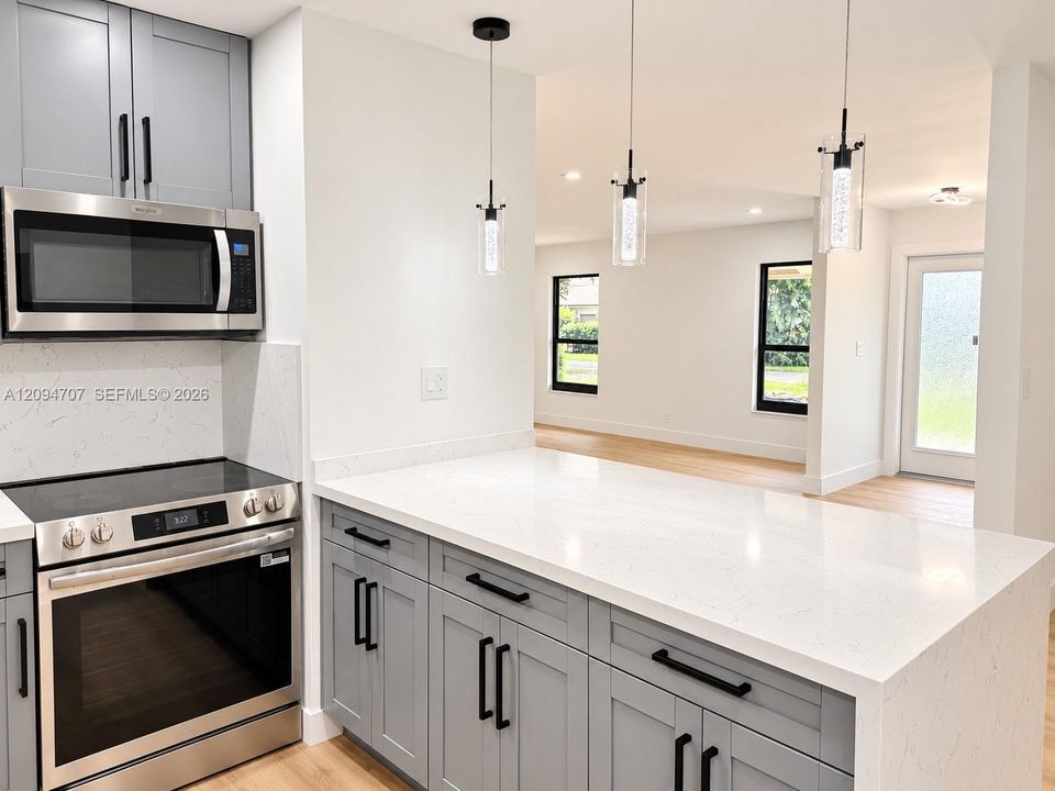 For Sale: $600,000 (3 beds, 2 baths, 1600 Square Feet)