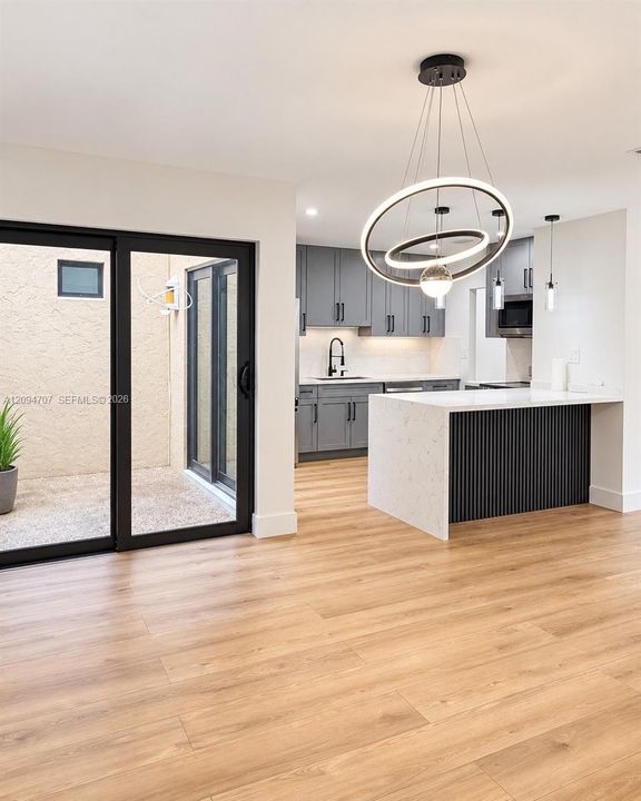 For Sale: $600,000 (3 beds, 2 baths, 1600 Square Feet)
