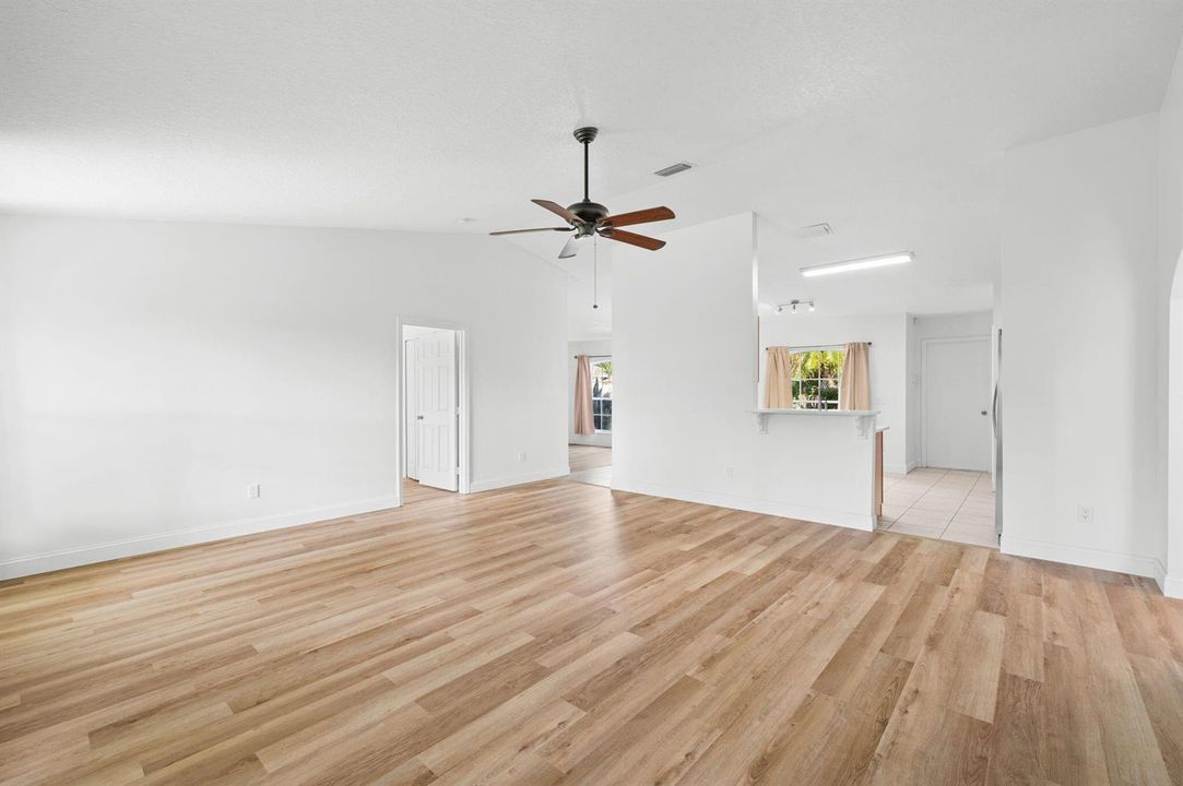 19-web-or-mls-5323 NW Perez Ct - 19