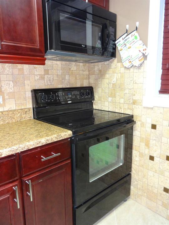 New stove & built-in microwave!