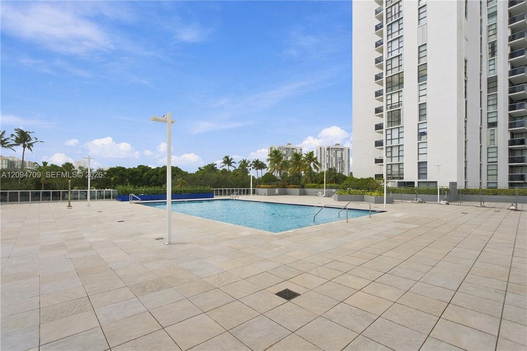 En Venta: $229,000 (2 camas, 2 baños, 996 Pies cuadrados)