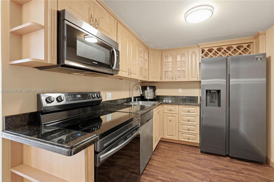 En Venta: $229,000 (2 camas, 2 baños, 996 Pies cuadrados)