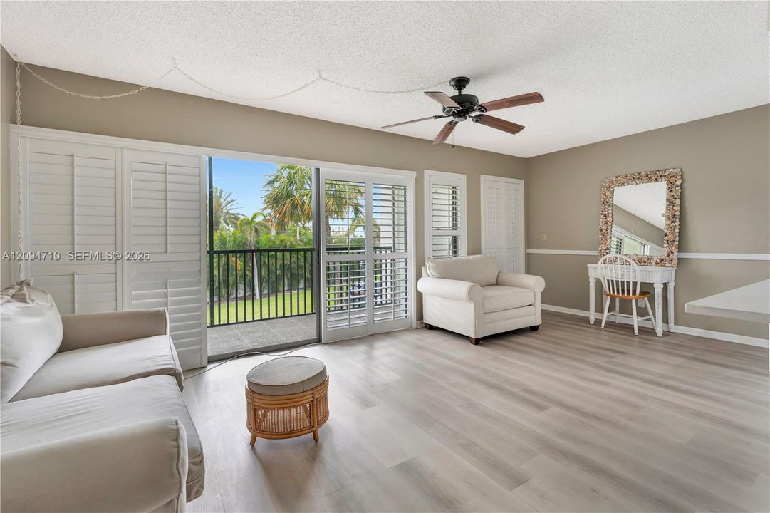 For Rent: $2,300 (1 beds, 1 baths, 704 Square Feet)