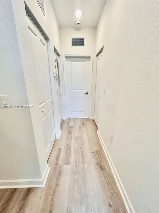 В аренду: $2,500 (3 спален, 3 ванн, 1300 Квадратных фут)