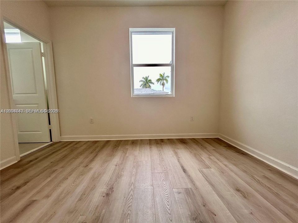 В аренду: $2,500 (3 спален, 3 ванн, 1300 Квадратных фут)