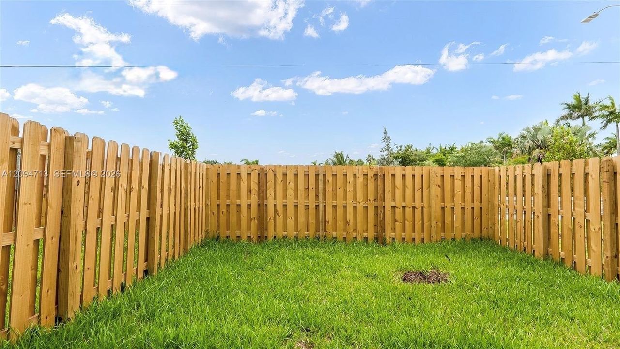 В аренду: $2,500 (3 спален, 3 ванн, 1300 Квадратных фут)