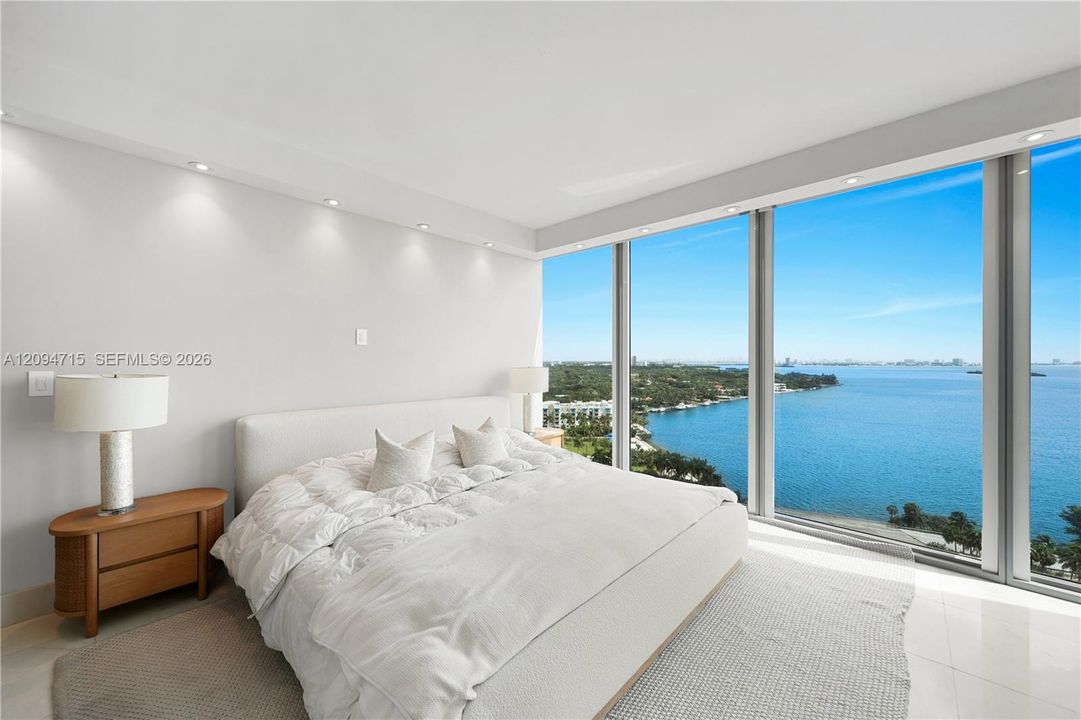 For Sale: $1,495,000 (3 beds, 3 baths, 1870 Square Feet)