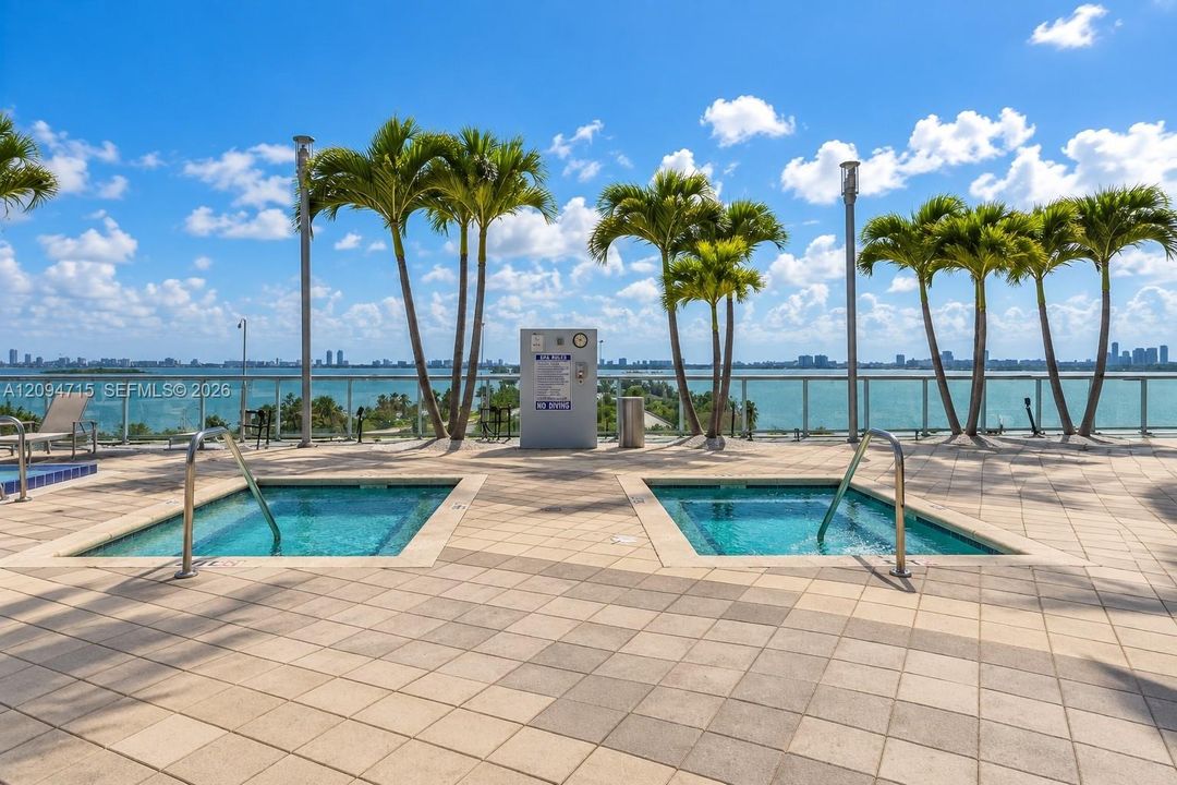 For Sale: $1,495,000 (3 beds, 3 baths, 1870 Square Feet)