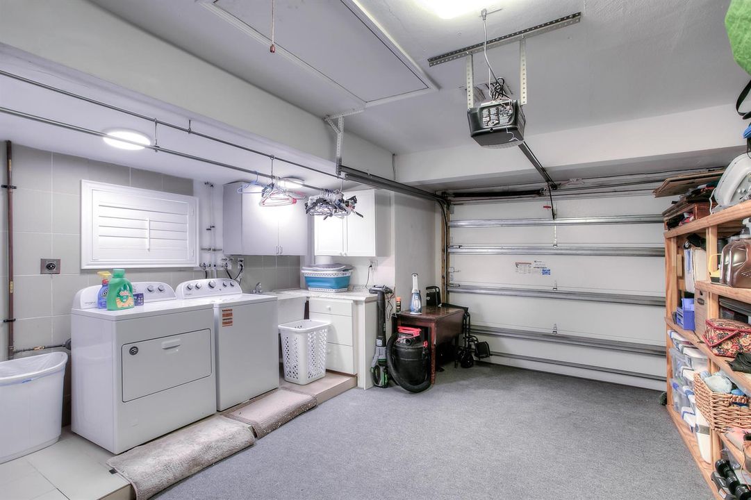 931 NE 23rd Terr-16