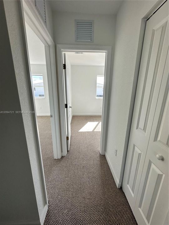 En Venta: $349,999 (4 camas, 3 baños, 1338 Pies cuadrados)