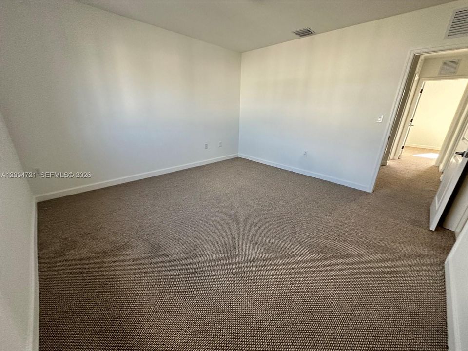 En Venta: $349,999 (4 camas, 3 baños, 1338 Pies cuadrados)