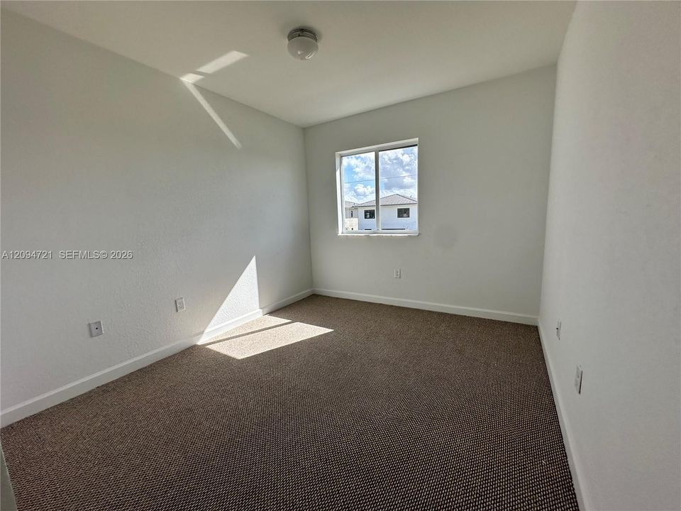 En Venta: $349,999 (4 camas, 3 baños, 1338 Pies cuadrados)