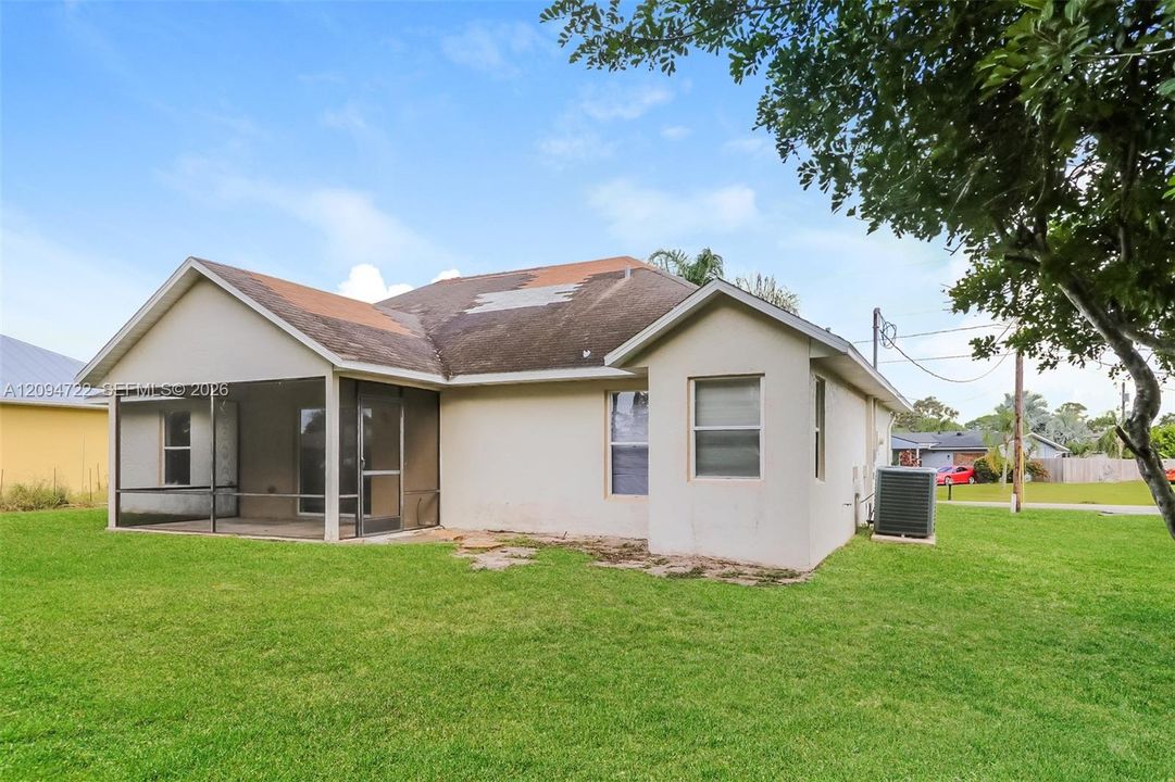 Active With Contract: $2,030 (3 beds, 2 baths, 1221 Square Feet)