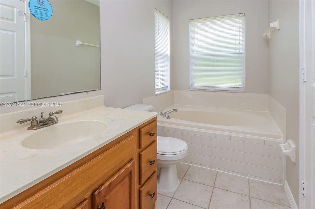 Active With Contract: $2,030 (3 beds, 2 baths, 1221 Square Feet)
