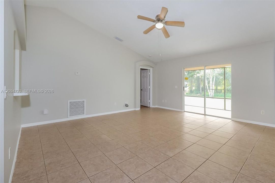 Active With Contract: $2,030 (3 beds, 2 baths, 1221 Square Feet)