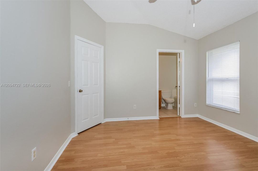 Active With Contract: $2,030 (3 beds, 2 baths, 1221 Square Feet)
